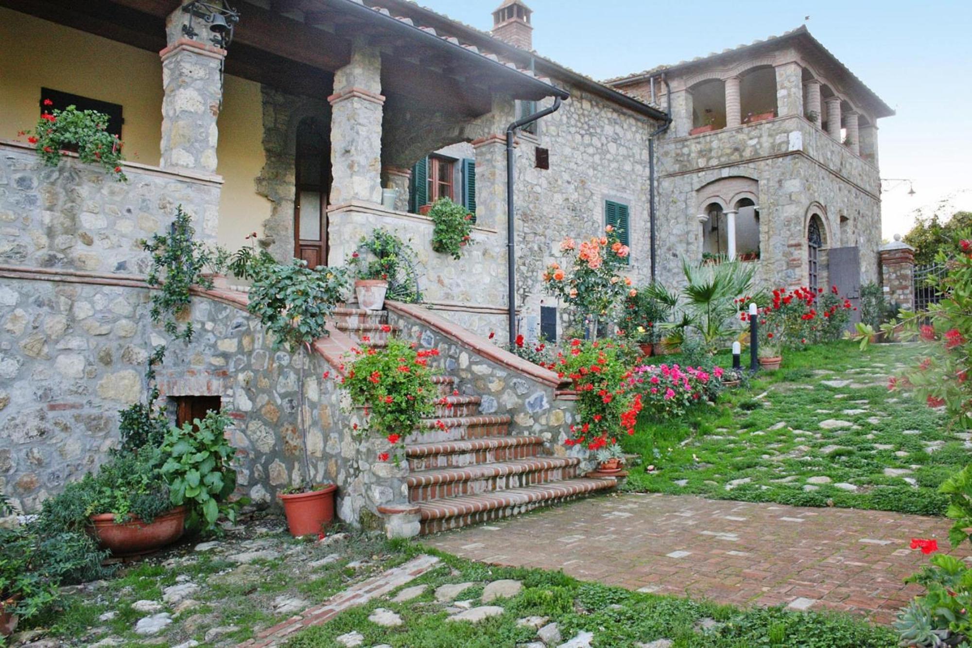 Apartment In Chiusdino With Terrace 外观 照片